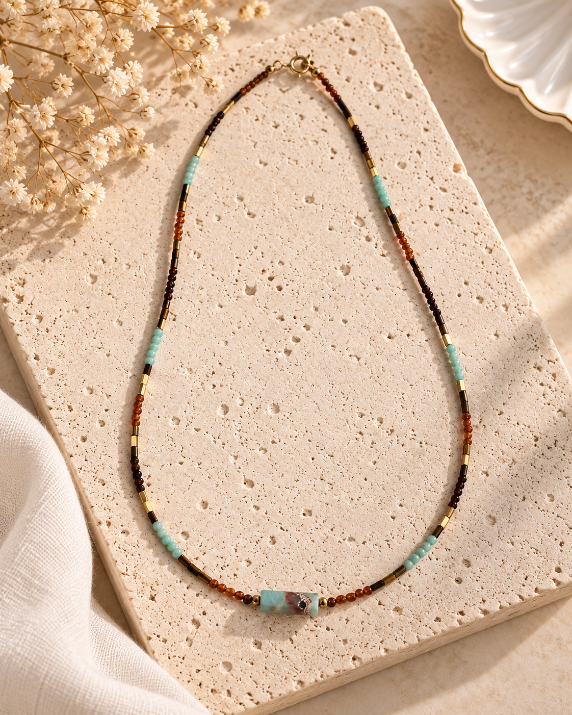 Collana con agata blu granato e occhio di tigre vista intera
