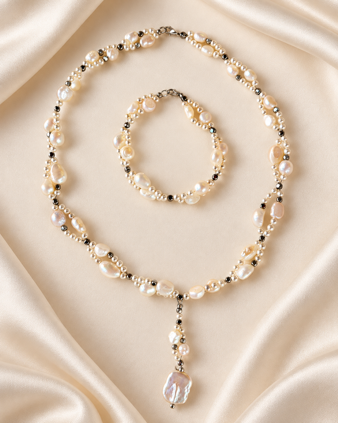 Set collana e bracciale con perle bianche Swarovski e perla barocca naturale