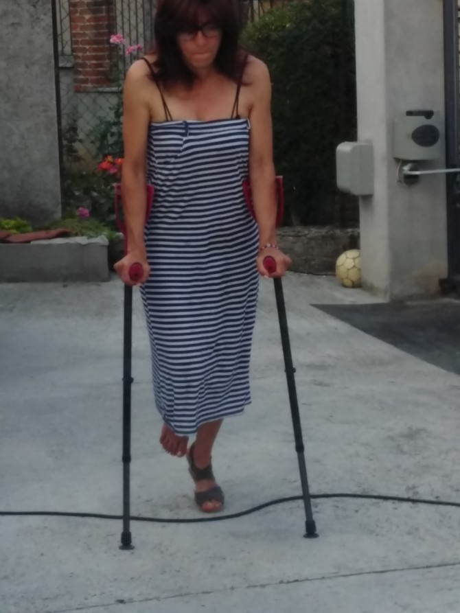 My wife crutches barefoot. Spectacular (Vid 3:51) - Payhip